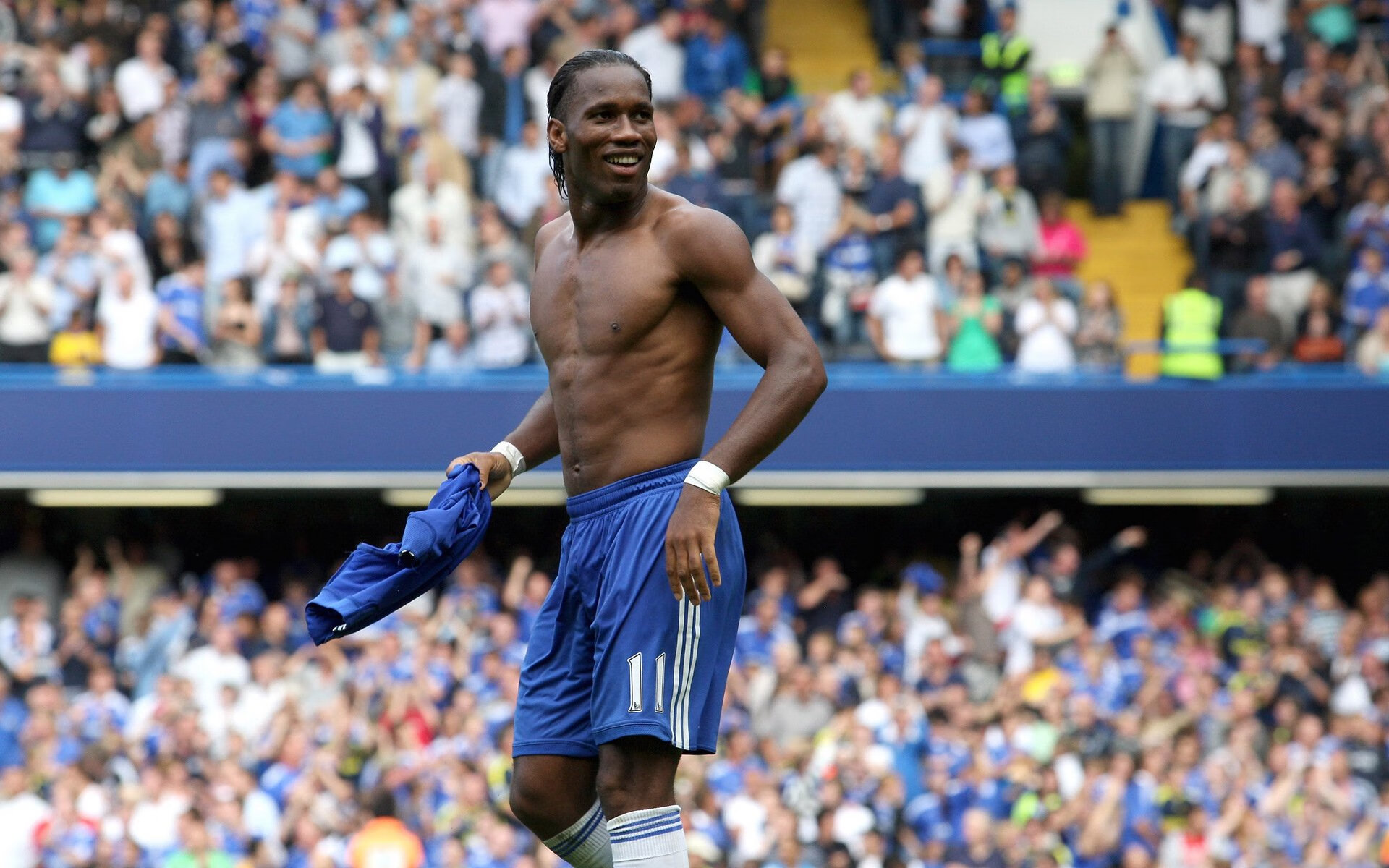 球队防守疲软，三分球逐渐成为软肋，防守三分的战术