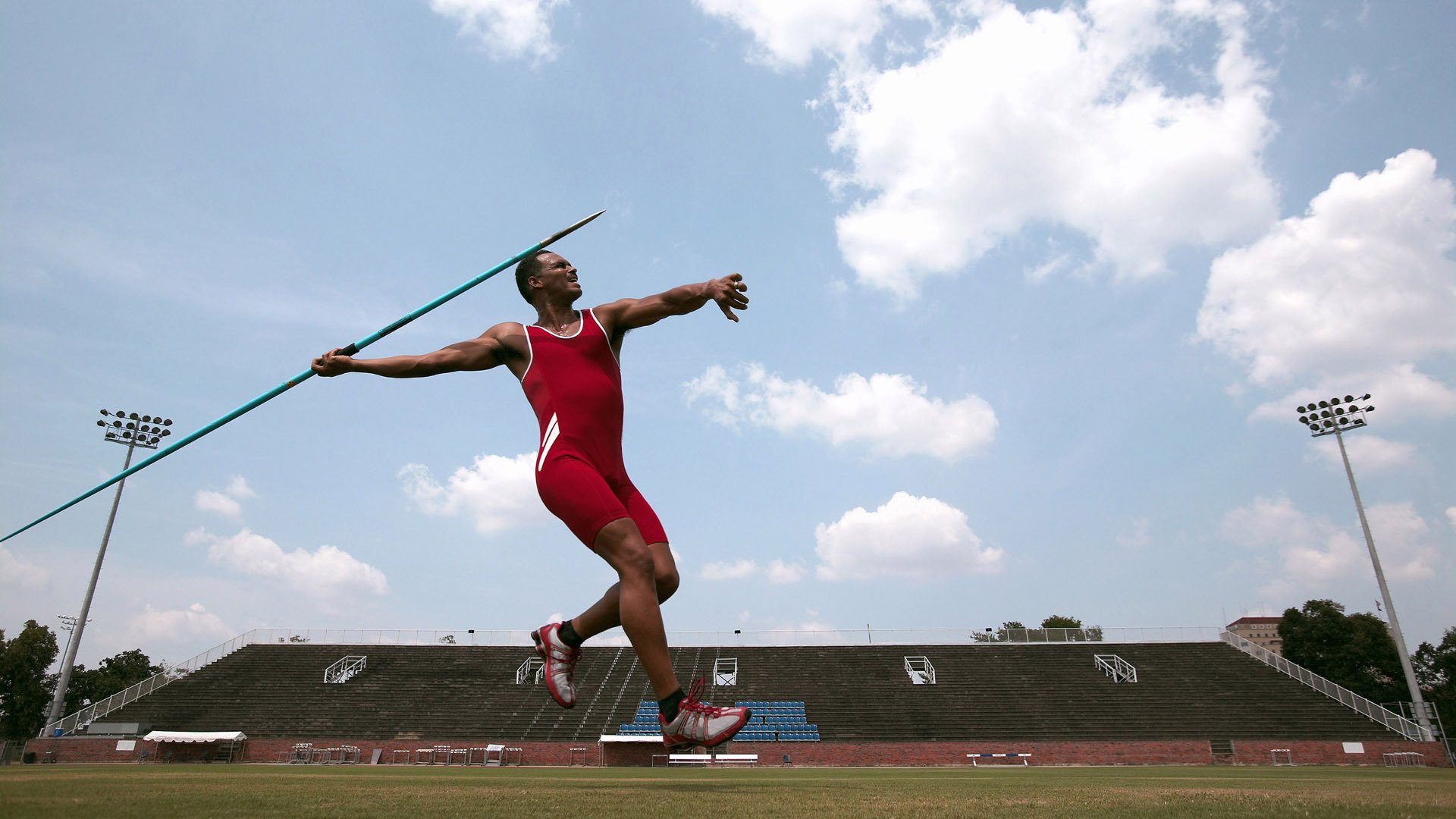 篮球运动员康复训练方案科学系统，篮球运动员如何恢复体能